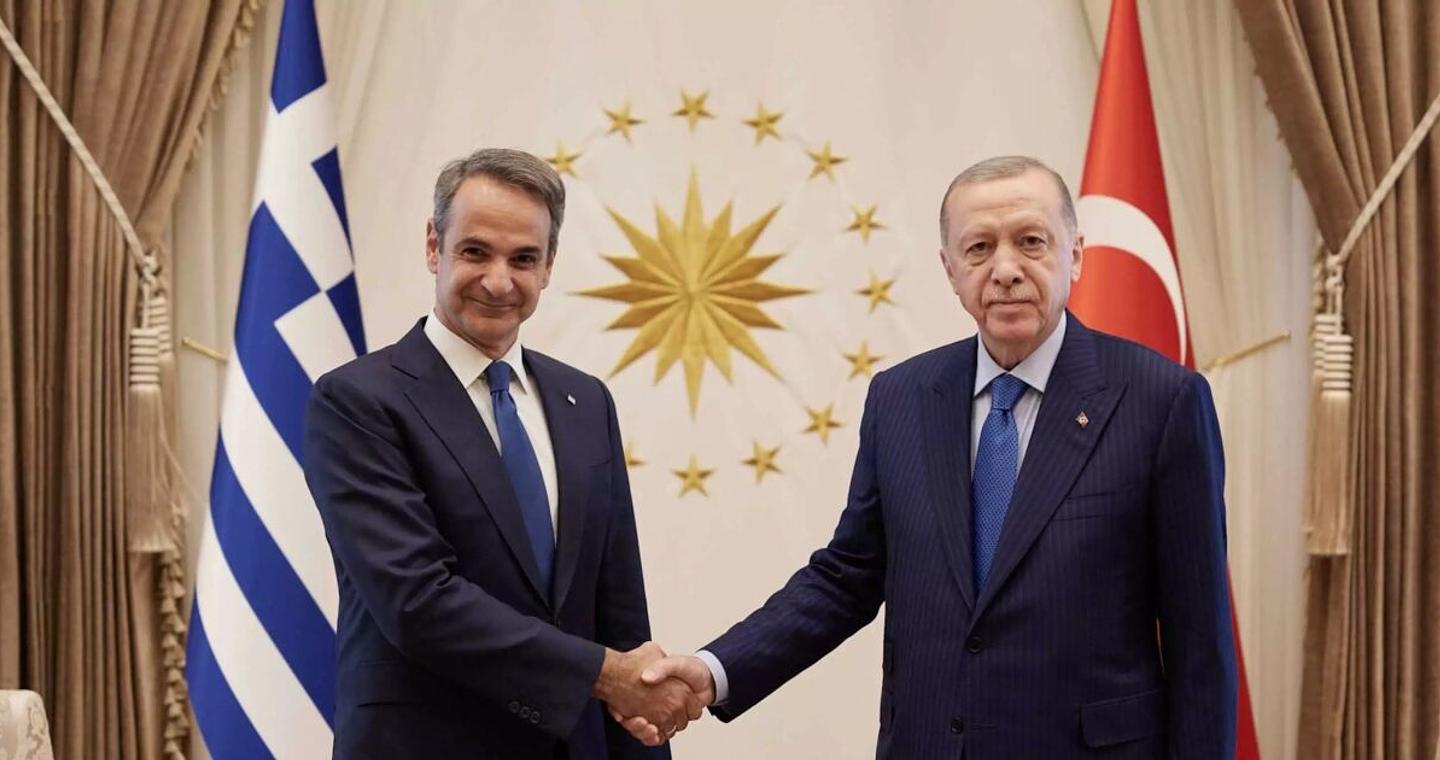 Οι προσδοκίες της Αθήνας για τη συνάντηση Μητσοτάκη - Ερντογάν, το μήνυμα του Έλληνα πρωθυπουργού και οι «κόκκινες γραμμές»