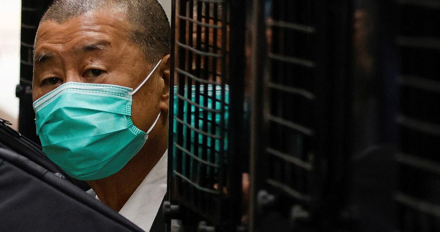 Διεθνείς αντιδράσεις για την καταδίκη Τζίμι Λάι – «Του άξιζε να τιμωρηθεί», λέει το Πεκίνο