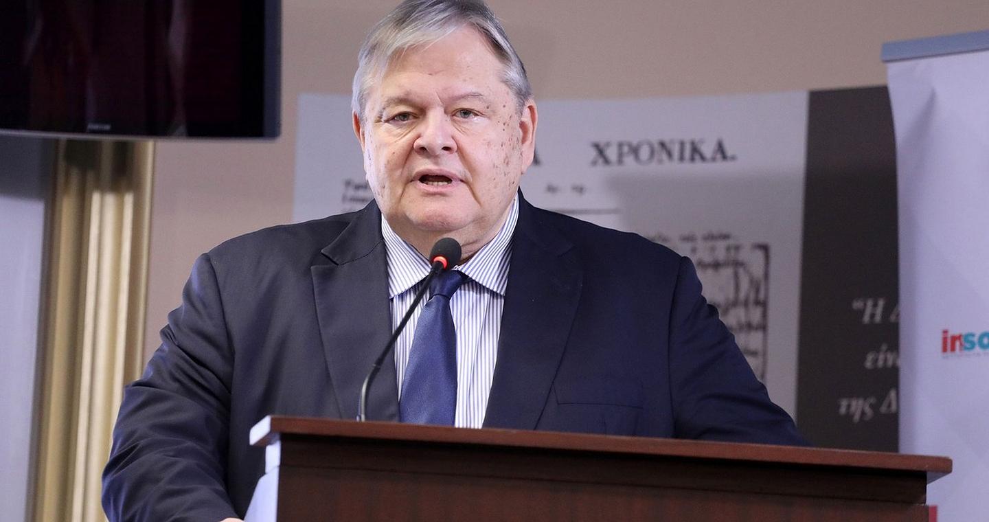 Βενιζέλος: Η κυβέρνηση επικαλείται το άρθρο 86 αφού πρώτα το καταστρατήγησε