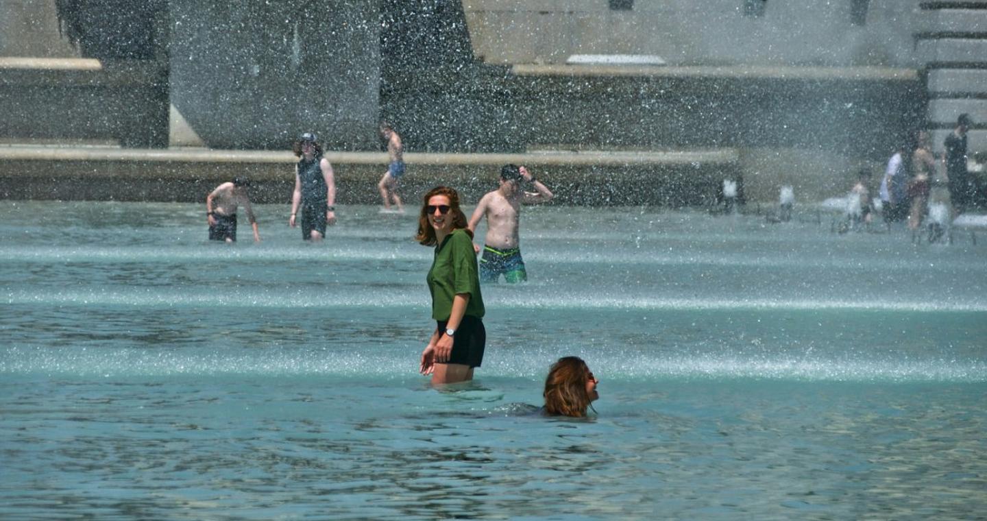 Κλιματική κρίση: Ίσως φέρει το τέλος της βιομηχανίας των διακοπών – Και η Ελλάδα θα πληγεί ως «hotspot»