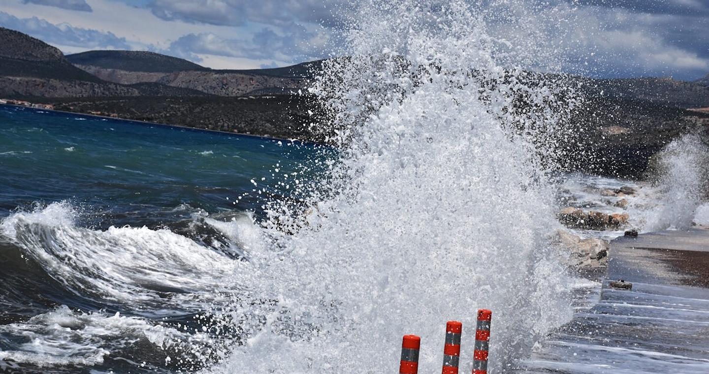 Καιρός αύριο: Έως τους 34 βαθμούς η θερμοκρασία - Άνεμοι έως 7 μποφόρ