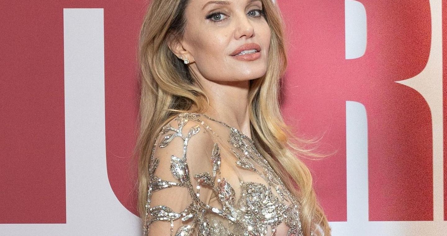 Η Αντζελίνα Τζολί στην πιο γυμνή της εμφάνιση ever -Με διάφανο φόρεμα, παραδίδει μαθήματα μόδας