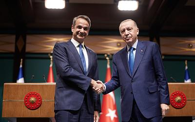 Κρίσιμο τετ-α-τετ Μητσοτάκη-Ερντογάν: Οι κόκκινες γραμμές στο εντυπωσιακό «Λευκό Παλάτι»