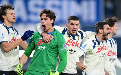 Ιστορικός θρίαμβος της Κόμο: Πέταξε εκτός τη Νάπολι και βλέπει Ίντερ στα ημιτελικά