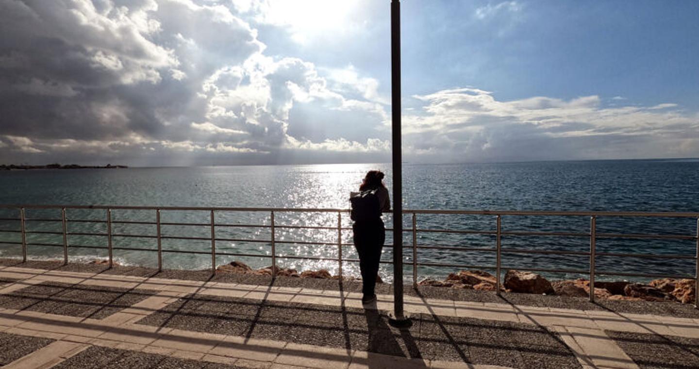 Καιρός: Ανοιξιάτικη Κυριακή πριν από τη νέα αστάθεια – Βαρομετρικά χαμηλά από Δευτέρα