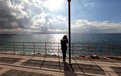 Ανατροπή στον καιρό: Πού θα δούμε 20άρια και πότε έρχονται ισχυρές καταιγίδες