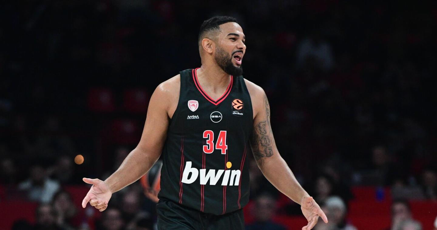 Σοκ στον Ολυμπιακό: Ο Κόρι Τζόσεφ υπέστη θλάση στο δικέφαλο