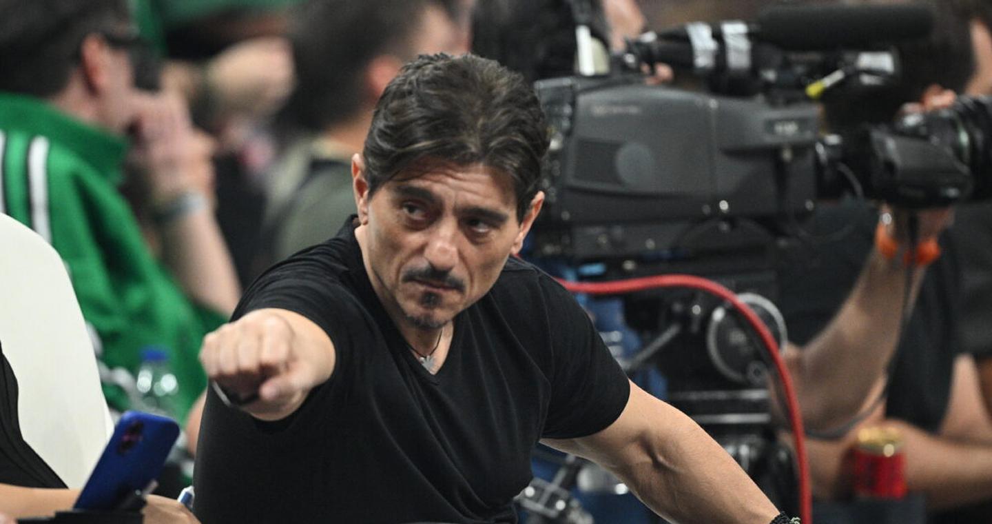 Δημήτρης Γιαννακόπουλος: «Να κάνεις την καλύτερη πρόταση για τον Ντέιβις και να τρώς Χ για άλλους λόγους»