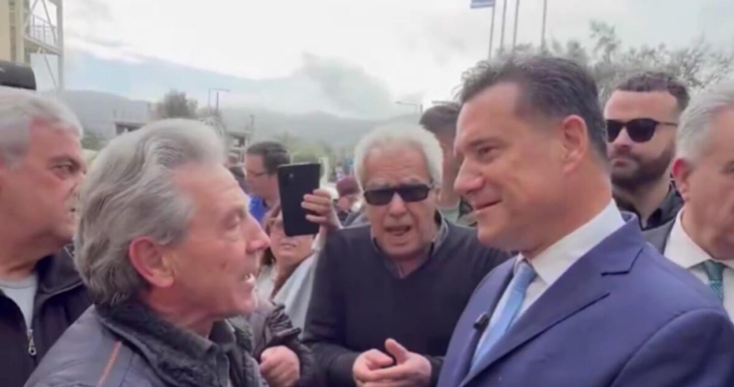 Ο Άδωνις Γεωργιάδης «τα βάζει» με διαδηλωτές σε Λευκάδα και Άργος που διαμαρτύρονταν για Belharra, NATO και Ισραήλ