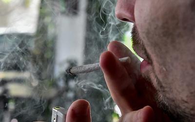 Σαρωτικοί έλεγχοι στα Τρίκαλα: Χειροπέδες σε τρεις ιδιοκτήτες για τσιγάρα σε ανήλικους