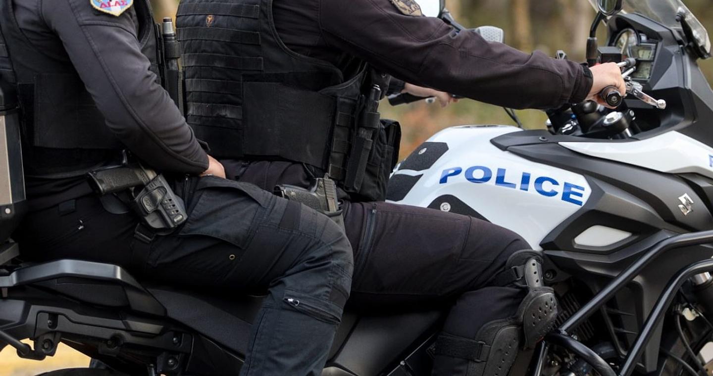 Αθήνα: Κινηματογραφική καταδίωξη 16χρονου με κλεμμένη μοτοσυκλέτα – Τραυματίστηκε αστυνομικός