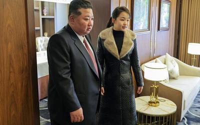 Ιστορική απόφαση στην Πιονγιάνγκ: Ο Κιμ Γιονγκ Ουν επέλεξε τη διάδοχό του