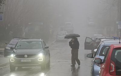 Σε κλοιό κακοκαιρίας η χώρα: Πού θα «χτυπήσουν» καταιγίδες και θυελλώδεις άνεμοι