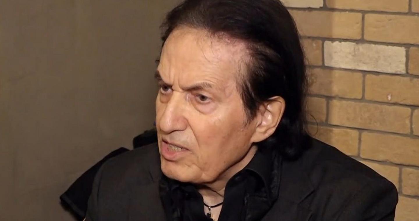 Έξαλλος ο Πασχάλης: «Κι αν βάφω τα μαλλιά μου, λογαριασμό θα σας δώσω; Αν δεν σας αρέσει, μην σας αρέσει»