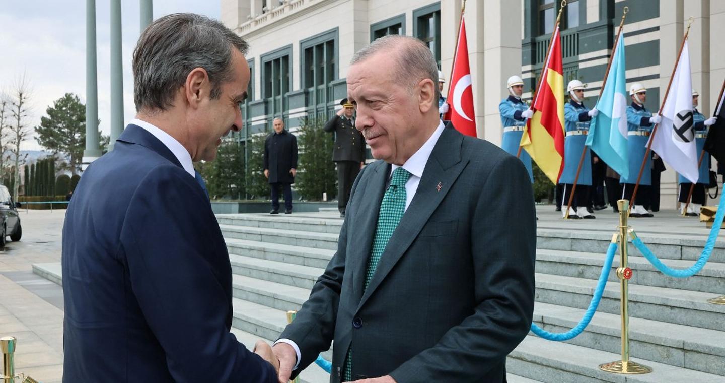 Πώς διαβάζει η Αθήνα τις αναφορές Ερντογάν σε λύσεις με βάση το διεθνές δίκαιο