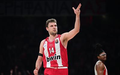 Ο Σάσα Βεζένκοβ υπέταξε τον Ερυθρό Αστέρα με ένα τρίποντο-έπος