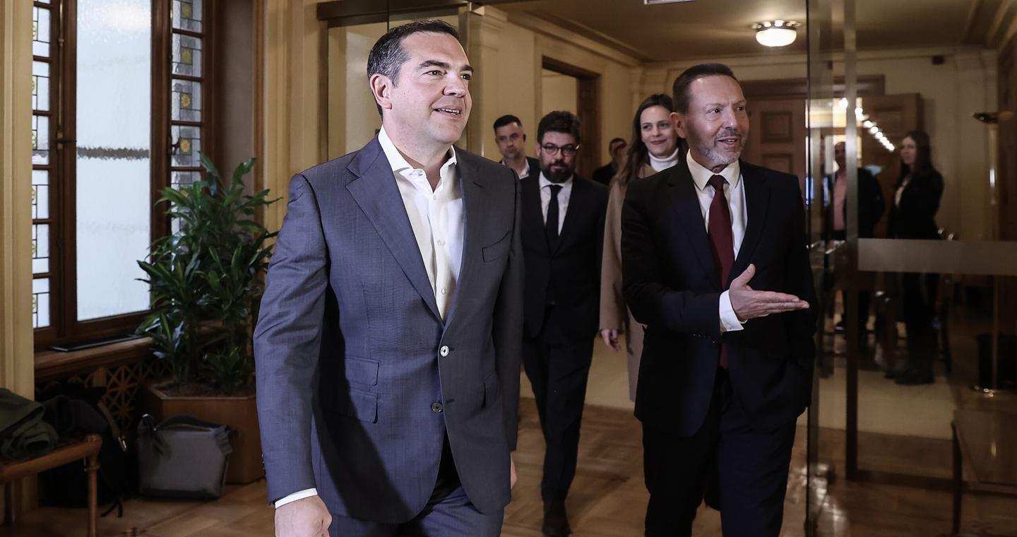 Τσίπρας κατά Στουρνάρα: «Διαπιστευτήρια υπακοής» στον κ. Μητσοτάκη για μια τρίτη θητεία στην ΤτΕ