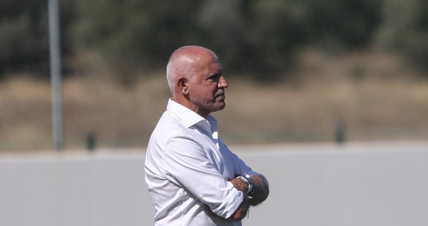 Ο Νίκος Αναστόπουλος επιστρέφει στους πάγκους μετά από 2,5 χρόνια