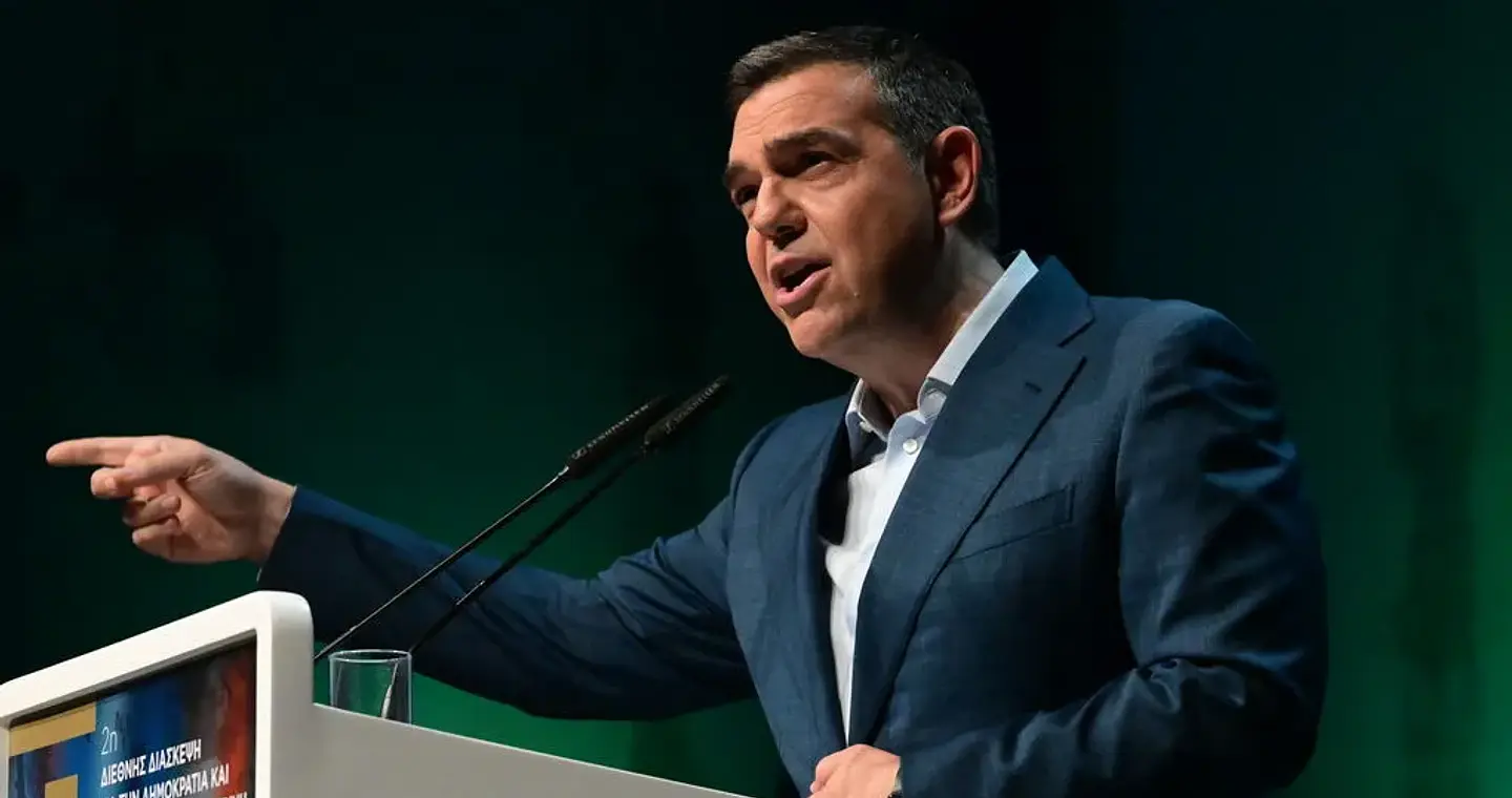 Σκληρή απάντηση Τσίπρα στους ισχυρισμούς Στουρνάρα μέσω Ομάδας Αλήθειας