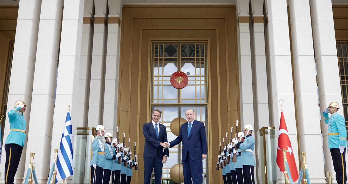 Κυριάκος Μητσοτάκης – Ρετζέπ Ταγίπ Ερντογάν: Επτά χρόνια συναντήσεων, από το Λονδίνο και τον Βόσπορο έως το «ναυάγιο» της Νέας Υόρκης