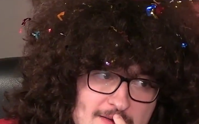 Το στοίχημα των 500 ημερών: Γιατί ο οπαδός της Γιουνάιτεντ παραμένει ακούρευτος