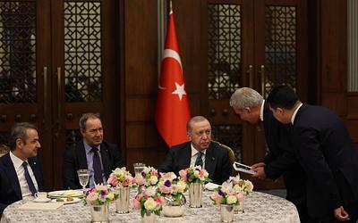 Το παρασκήνιο της Άγκυρας: Το δώρο του Ερντογάν και το «Μητσοτάκης γιοκ» που ξεχάστηκε