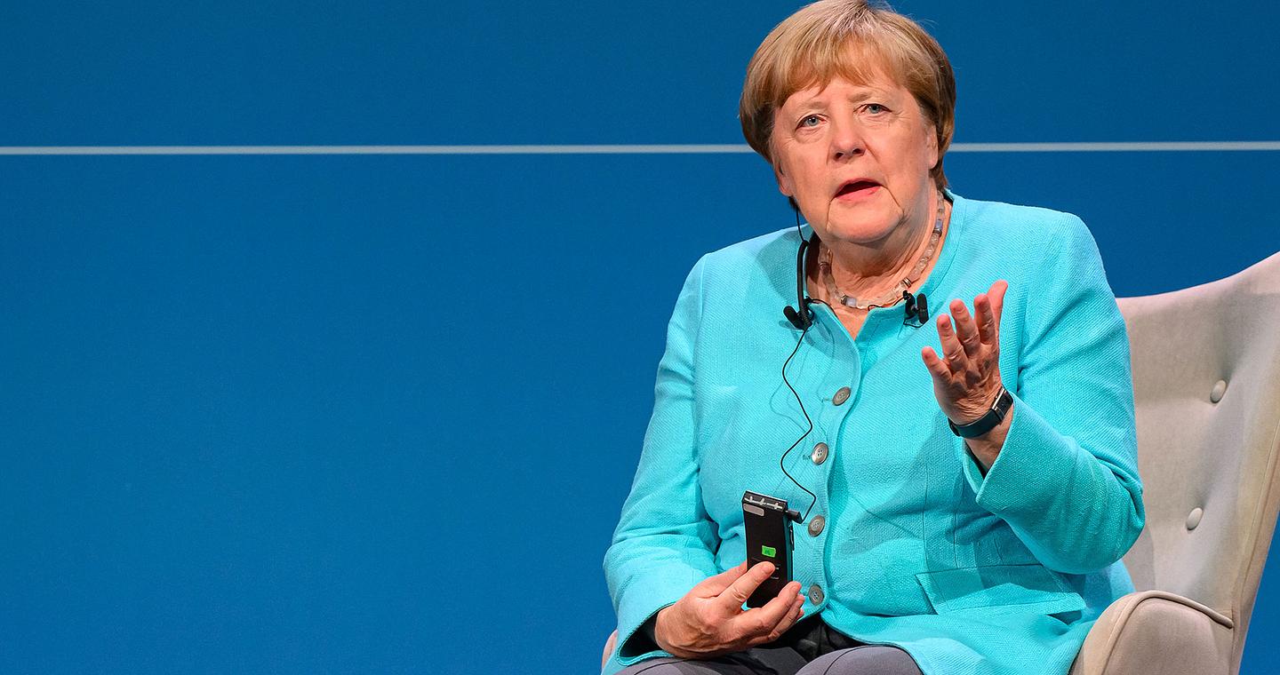 Μέρκελ: Διαψεύδει δημοσίευμα περί υποψηφιότητας για το αξίωμα του ομοσπονδιακού προέδρου