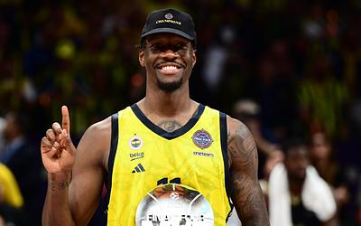 Όλα όσα ξέρουμε για την άφιξη του MVP Νάιτζελ Χέιζ Ντέιβις