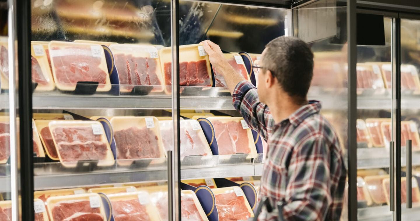 Πάτησε «φρένο» ο πληθωρισμός τον Ιανουάριο - Στα ύψη όμως οι τιμές ενοικίων και τροφίμων, με νέο «άλμα» για το μοσχάρι