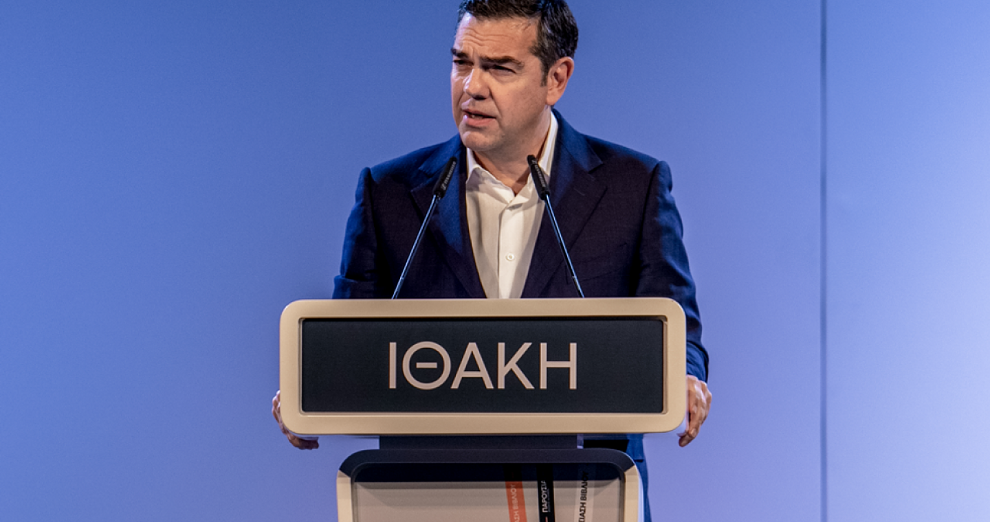 Τσίπρας σε Κακλαμάνη: Η Βουλή να αγοράσει τις φωτογραφίες από την εκτέλεση των 200 κομμουνιστών