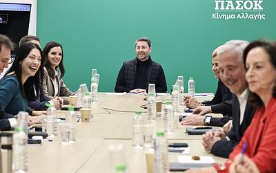 Το σχέδιο του ΠΑΣΟΚ για την εξουσία και η μετωπική με τη ΝΔ