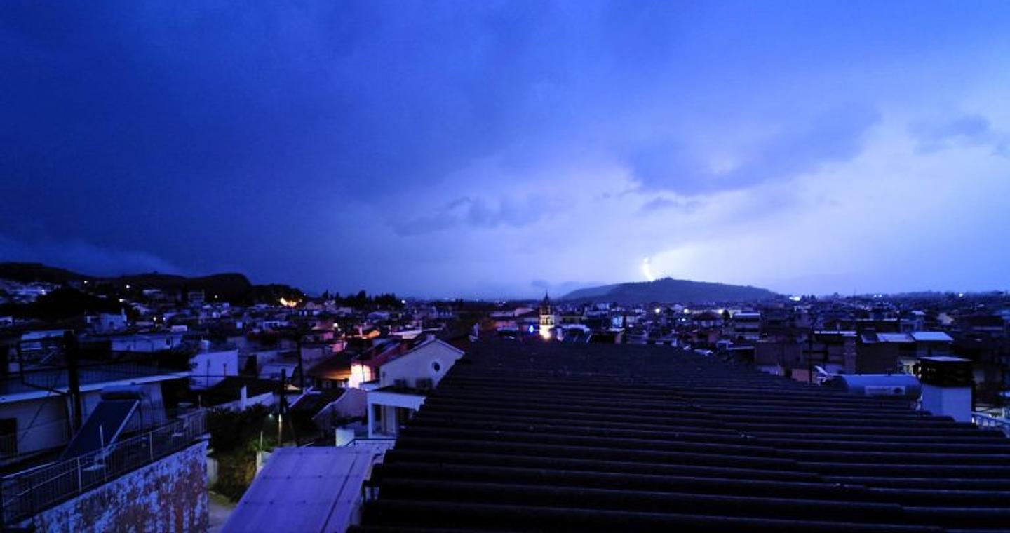 Νέα επιδείνωση με ισχυρές βροχές, καταιγίδες, χαλάζι και θυελλώδεις ανέμους – Το κρίσιμο 24ωρο και οι περιοχές σε red code