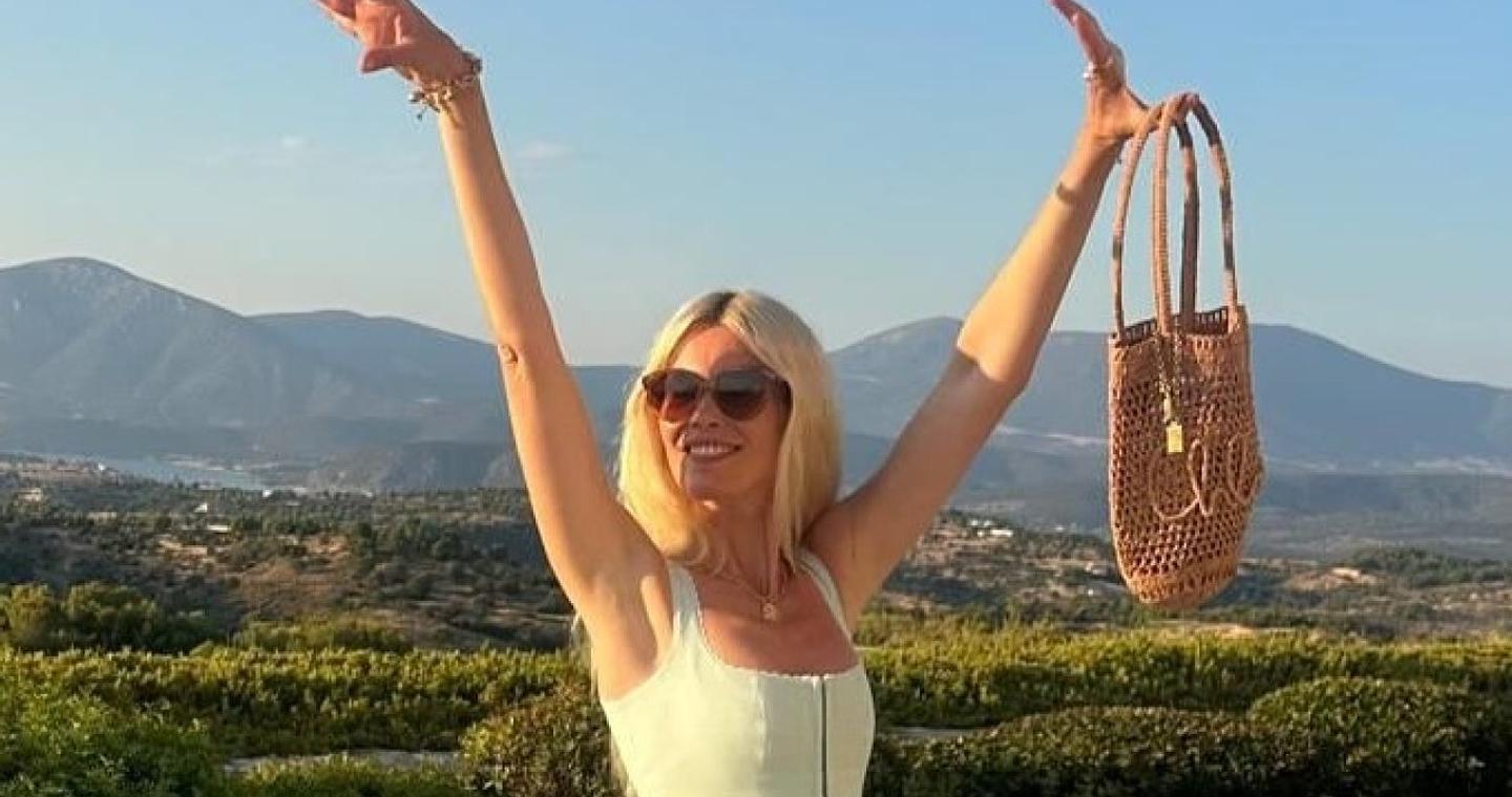 Κλόντια Σίφερ: Λατρεύει την Ελλάδα και το δείχνει με κάθε τρόπο - Danke schön Claudia…