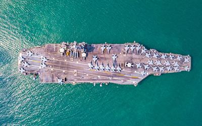 Πολεμική προπαρασκευή στη Μέση Ανατολή: Οι ΗΠΑ κυκλώνουν το Ιράν πριν τη Γενεύη