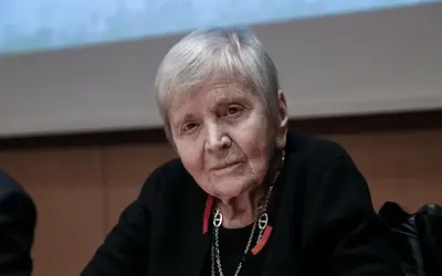 Ελένη Αρβελέρ: Η θρυλική Ελληνίδα που κατέκτησε τη Σορβόννη πέρασε στην ιστορία