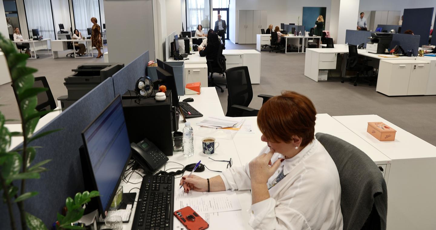 Εργασιακό νομοσχέδιο: Τι ισχύει για  13ωρο, τετραήμερη εργασία και άδειες – 17 ερωταπαντήσεις