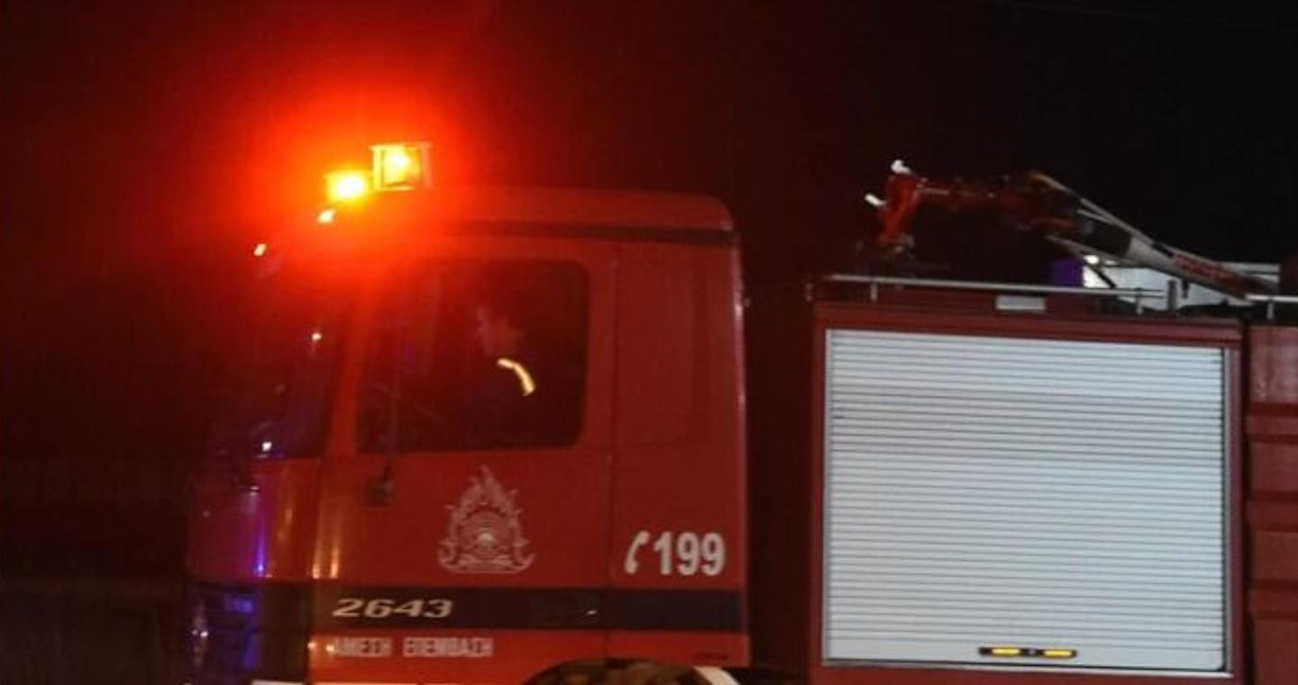 Λαμία: Απανθρακωμένη σορός βρέθηκε σε διαμέρισμα – Επιχείρηση απεγκλωβισμού 2 γυναικών και 5χρονου κοριτσιού