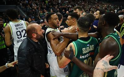 Έκρυθμη κατάσταση στο ΟΑΚΑ: Τι κατέγραψαν οι διαιτητές για το φινάλε-θρίλερ