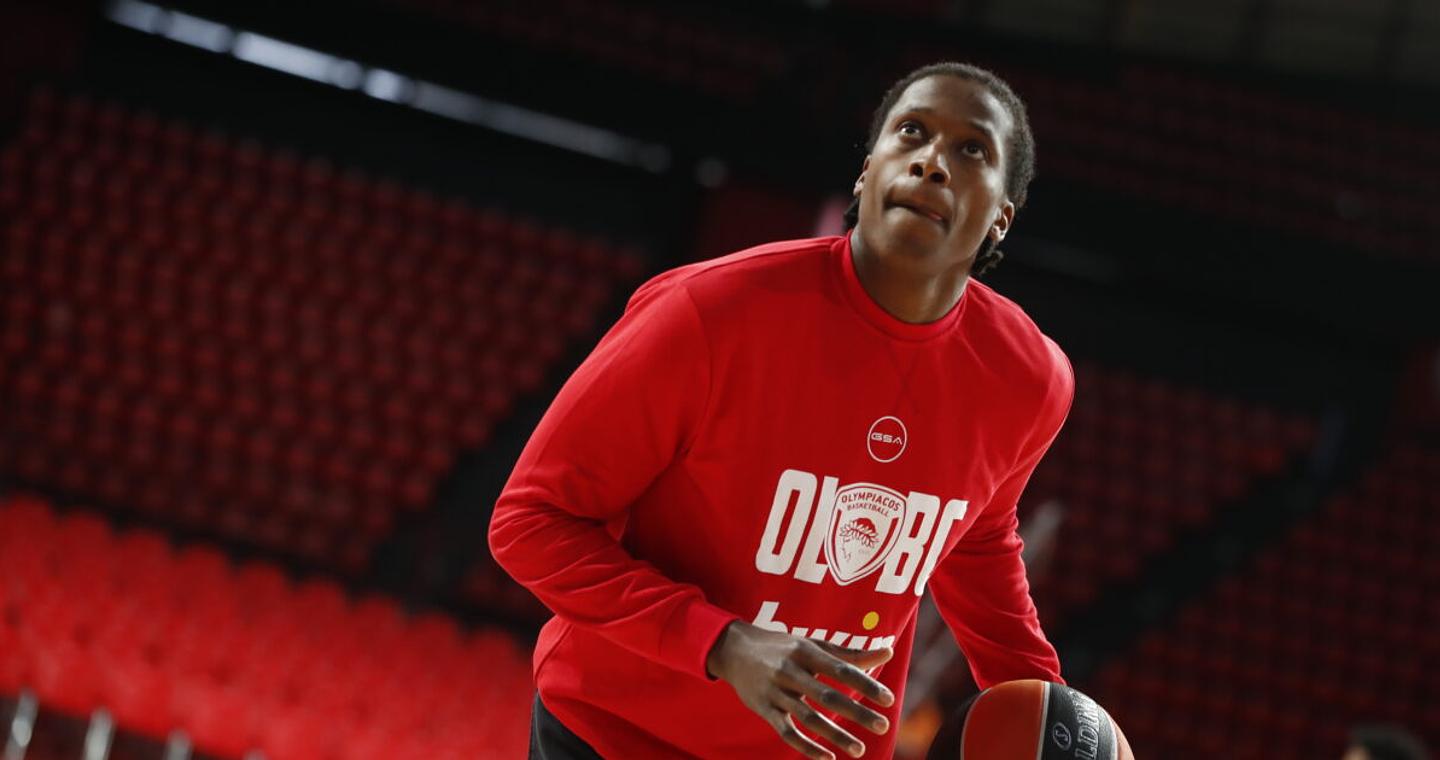 Ο Ολυμπιακός δήλωσε τον Νιλικίνα αντί του Τζόσεφ στην λίστα των ξένων παικτών