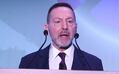 «Για την ταμπακιέρα κουβέντα»: Η αιχμηρή απάντηση του Στουρνάρα στον Αλέξη Τσίπρα