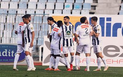 Super League 2: Η μεγάλη ώρα για την επιστροφή στα σαλόνια έφτασε