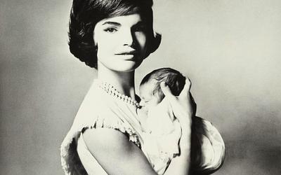 Αποκαλύπτεται το δραματικό τέλος της Τζάκι: Οι επιστολές που έκαψε στις φλόγες