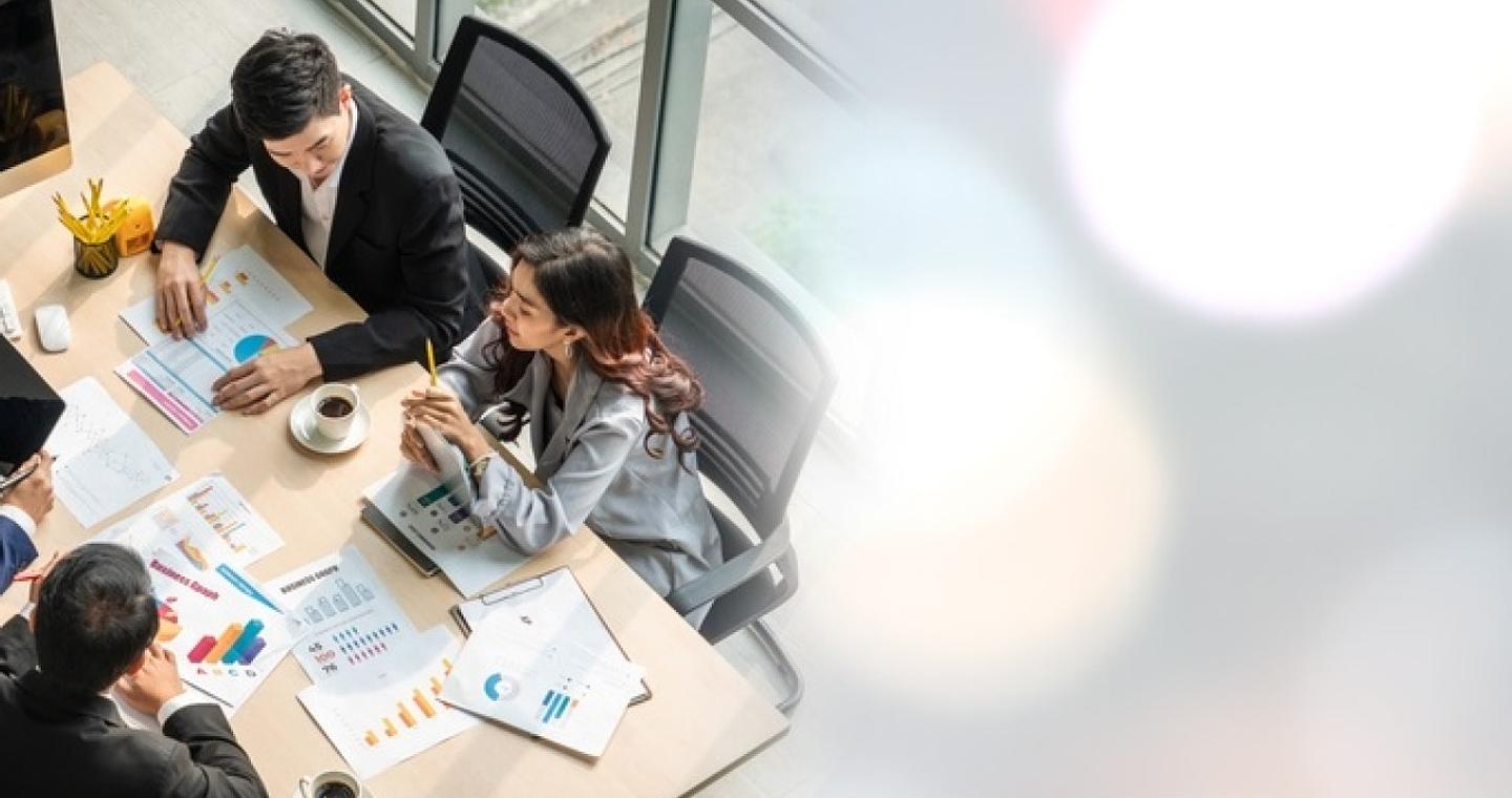 Ξεκινούν οι αιτήσεις για το πρόγραμμα ενίσχυσης νέας επιχειρηματικότητας 18–29 ετών με επιχορήγηση €17.500