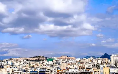 Από την ηλιοφάνεια στις βροχές: Όλα τα δεδομένα για τον καιρό της Πέμπτης