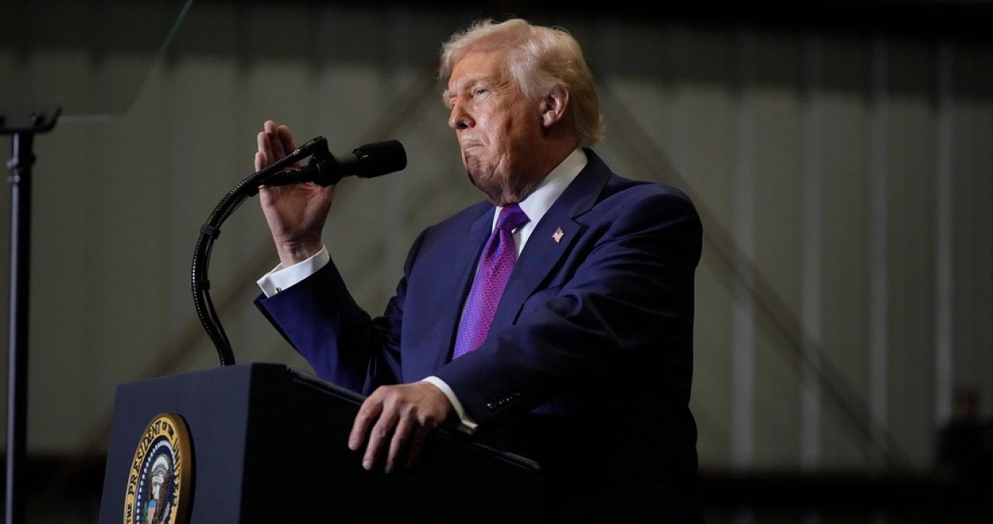 Ο Τραμπ σχεδιάζει πλήγμα στο Ιράν, αλλά δεν εξηγεί «γιατί» ή «γιατί τώρα»