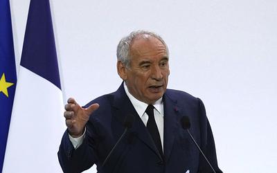 Γαλλία σε κρίση: Ο Μπαϊρού ζητά ψήφο εμπιστοσύνης, το πολιτικό θερμόμετρο ανεβαίνει!