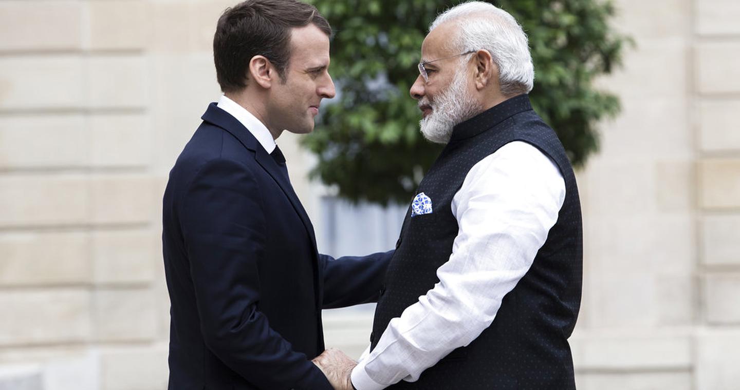 Ο Μακρόν στην Ινδία για να «κλείσει» το deal για 114 Rafale