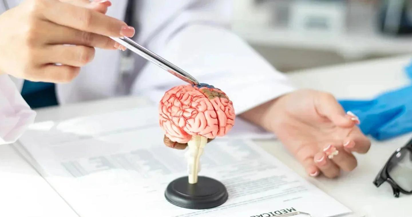 Αλτσχάιμερ: Τεστ αίματος εντοπίζουν τη νόσο έως και 20 χρόνια πριν από τα συμπτώματα της άνοιας