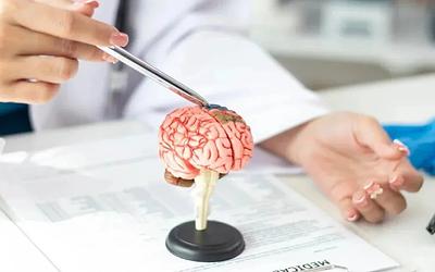 Αλτσχάιμερ: Η επαναστατική εξέταση αίματος που προβλέπει τη νόσο δύο δεκαετίες νωρίτερα