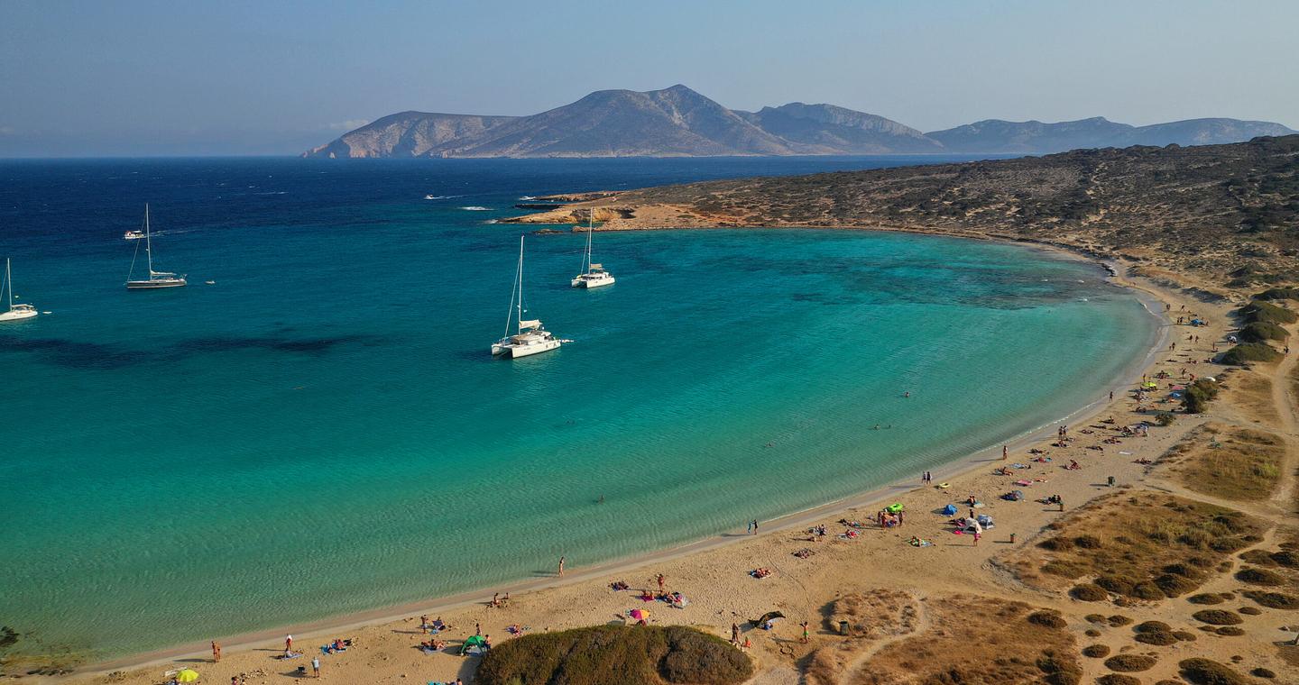 «Φρένο» για τις ξαπλώστρες στα Κουφονήσια